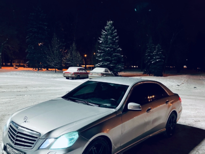 Продам автомобиль Mercedes Benz Е212