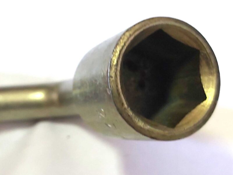 Ключ баллонный 22 мм изогнутый с лопаткой, сделано в СССР.