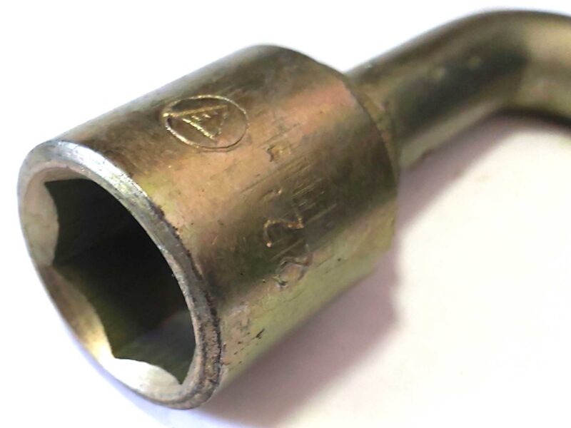 Ключ баллонный 22 мм изогнутый с лопаткой, сделано в СССР.