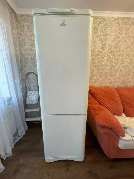 Холодильник Indesit No frost C138NFG