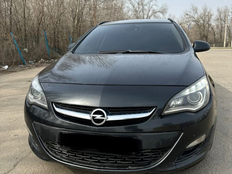 Продам Opel Astra 2012г. универсал 2.0 турбо дизель