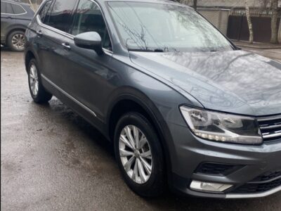 Продам volkswagen tiguan 7ми местный