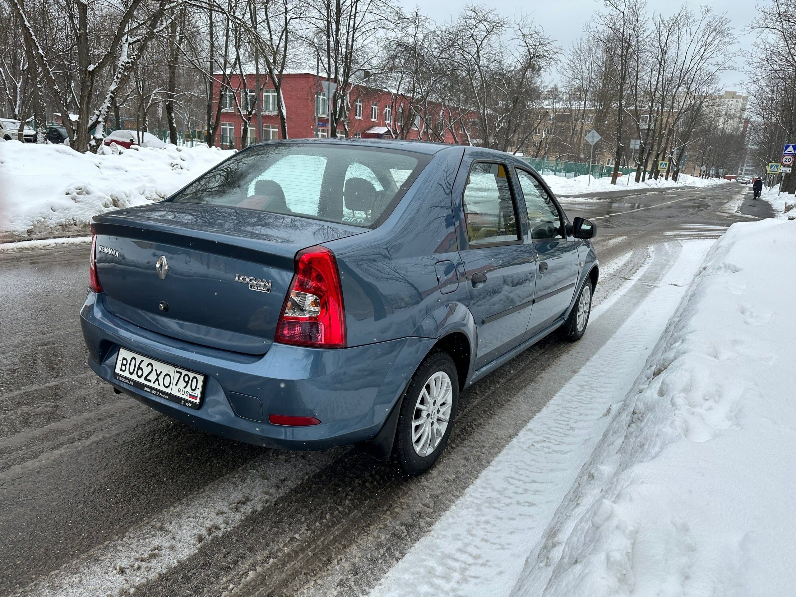 продаётся Renault Logan 2012г МТ