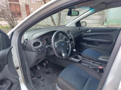 Продам ford focus 1,6 в отличном состоянии