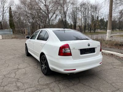 Skoda octavia a5 - 2011 год - 1.8 tsi акпп