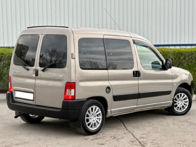 Citroën Berlingo 2011 год 1.4 Бензин