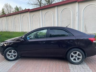 Продам kia cerata 2011 год двигатель 1.6