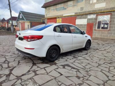 Продам kia rio 2016 год