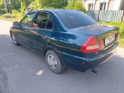 Продам митсубиси ланцер 1997 г 1.5 бензин автомат