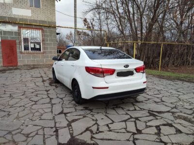 Продам kia rio 2016 год