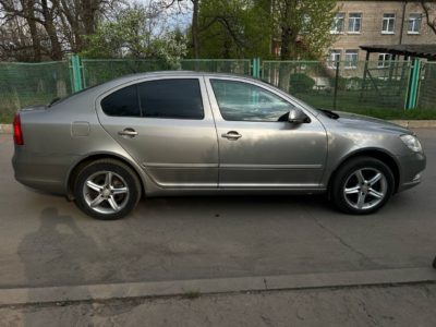 Продам skoda octavia (шкода) 2010г.